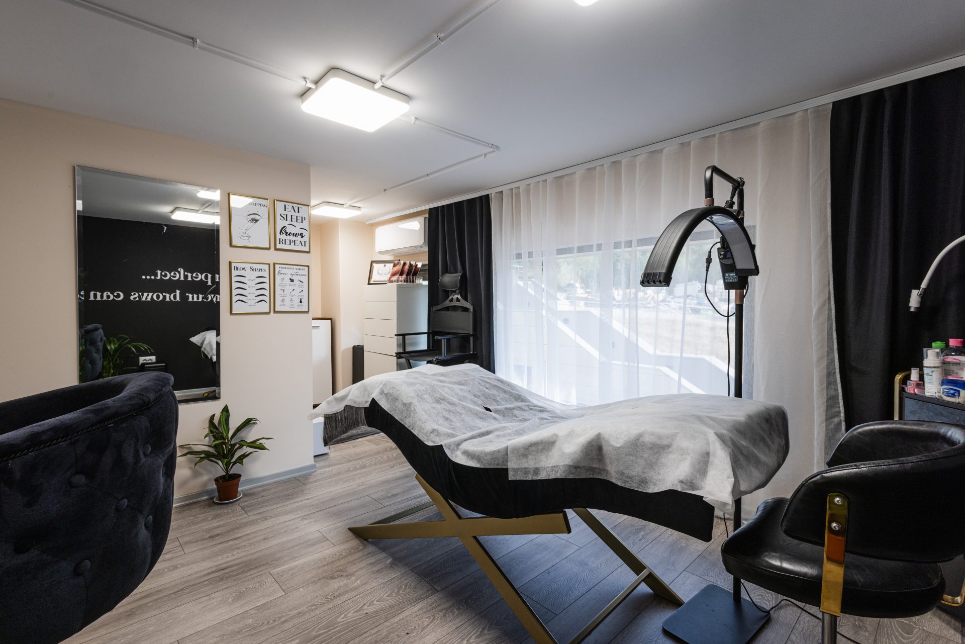 Specializuar në trajtime moderne dhe teknika profesionale